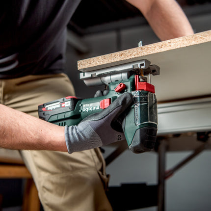 Metabo ST 18 L 90 Scie sauteuse sans fil 18 V 90 mm + 1x batterie 2,0 Ah + chargeur + Metabox