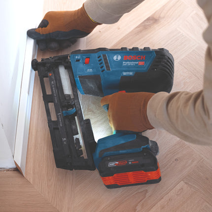 Bosch GNH 18V-64-2 Professional Cloueur à bois sans fil 18 V 1,6 x 32 - 64 mm Brushless + L-Boxx ( 0601482101 ) - sans batterie, sans chargeur