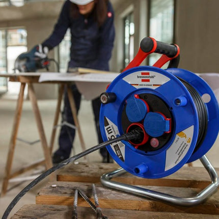 Brennenstuhl Enrouleur de câble Garant ( 8000337573 ) 25 m caoutchouc-néoprène 3 x 1,5 mm² plastique IP44