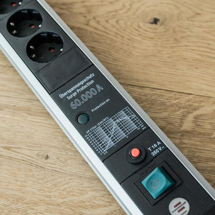 Brennenstuhl Premium-Protect-Line ( 8001718837 ) 16 A 230 V noir/argent 3 m PVC 1,5 mm² Prise multiple